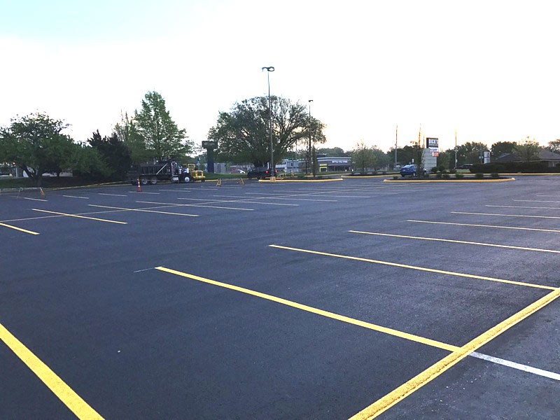 Parking lot maintained by asphalt sealcoating contractor Onyx Asphalt USA